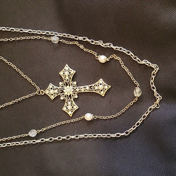 Triple chain Cross necklace - Picture 1 of 3